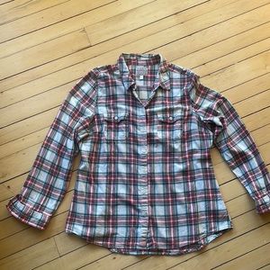 Plaid women’s flannel shirt